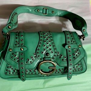 Vintage Guess 90s Bag 💚 13”X 7” Strap length 12”☘️🌿☘️🌿☘️🌿☘️🌿☘️Like New ✅✅✅